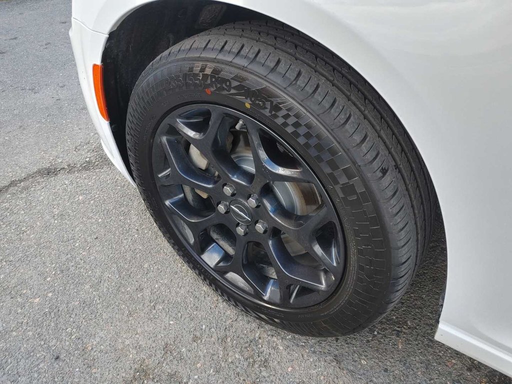 Chrysler 300 S | Leather | Roof | Cam | Warranty to 2028 2023 à Saint John, Nouveau-Brunswick - 11 - w1024h768px