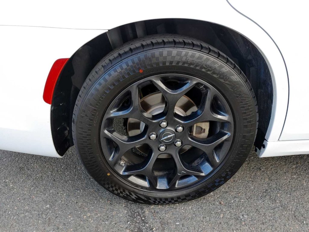 Chrysler 300 S | Leather | Roof | Cam | Warranty to 2028 2023 à Saint John, Nouveau-Brunswick - 22 - w1024h768px