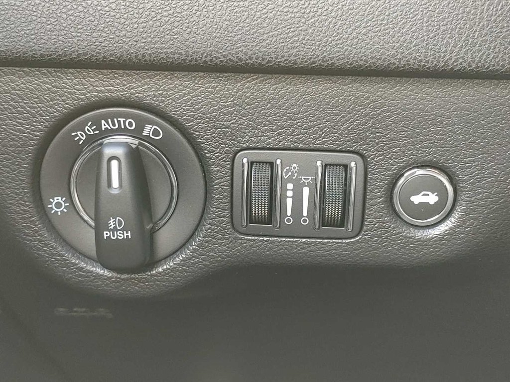 Chrysler 300 S | Leather | Roof | Cam | Warranty to 2028 2023 à Saint John, Nouveau-Brunswick - 44 - w1024h768px