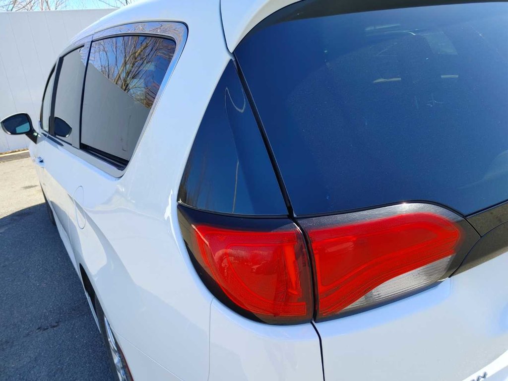 2022 Chrysler Grand Caravan SXT | HtdSeats | Cam | USB | Warranty to 2027 in Saint John, New Brunswick - 16 - w1024h768px