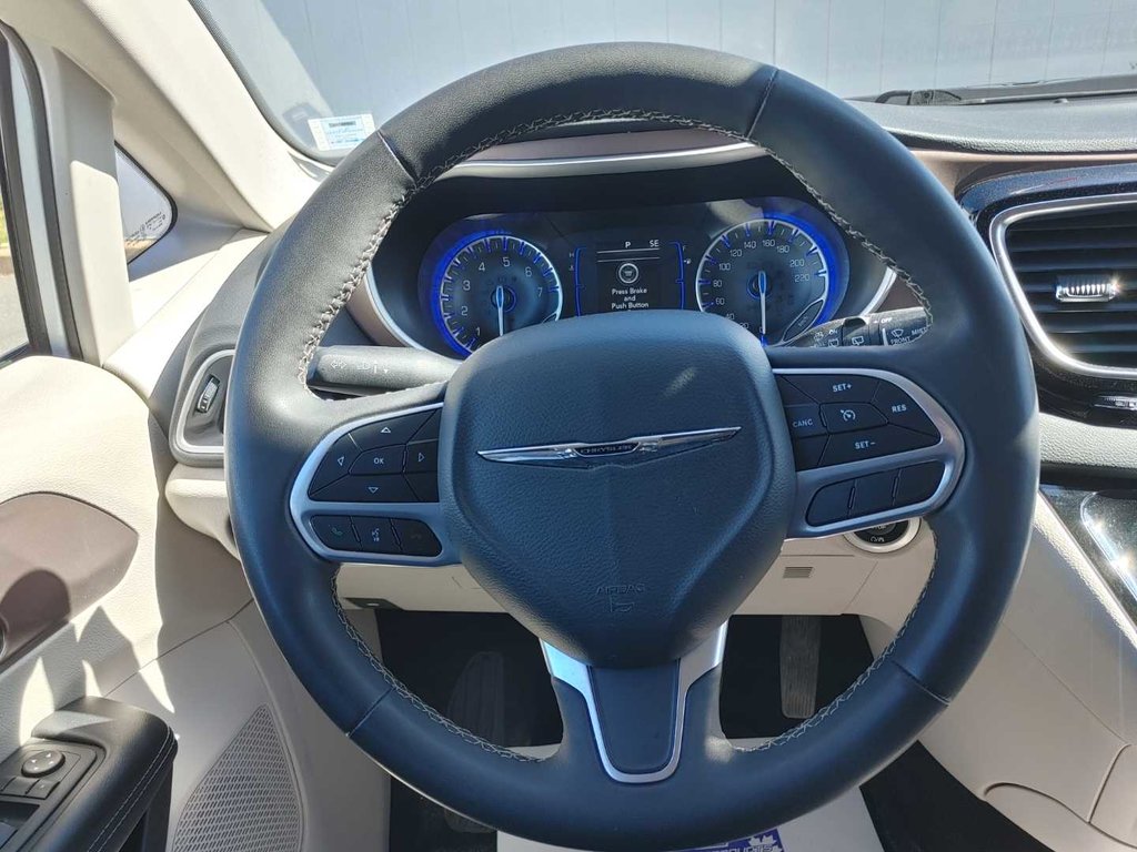 2022 Chrysler Grand Caravan SXT | HtdSeats | Cam | USB | Warranty to 2027 in Saint John, New Brunswick - 45 - w1024h768px