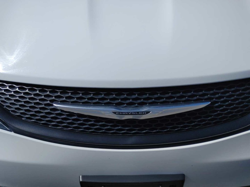 2022 Chrysler Grand Caravan SXT | HtdSeats | Cam | USB | Warranty to 2027 in Saint John, New Brunswick - 25 - w1024h768px