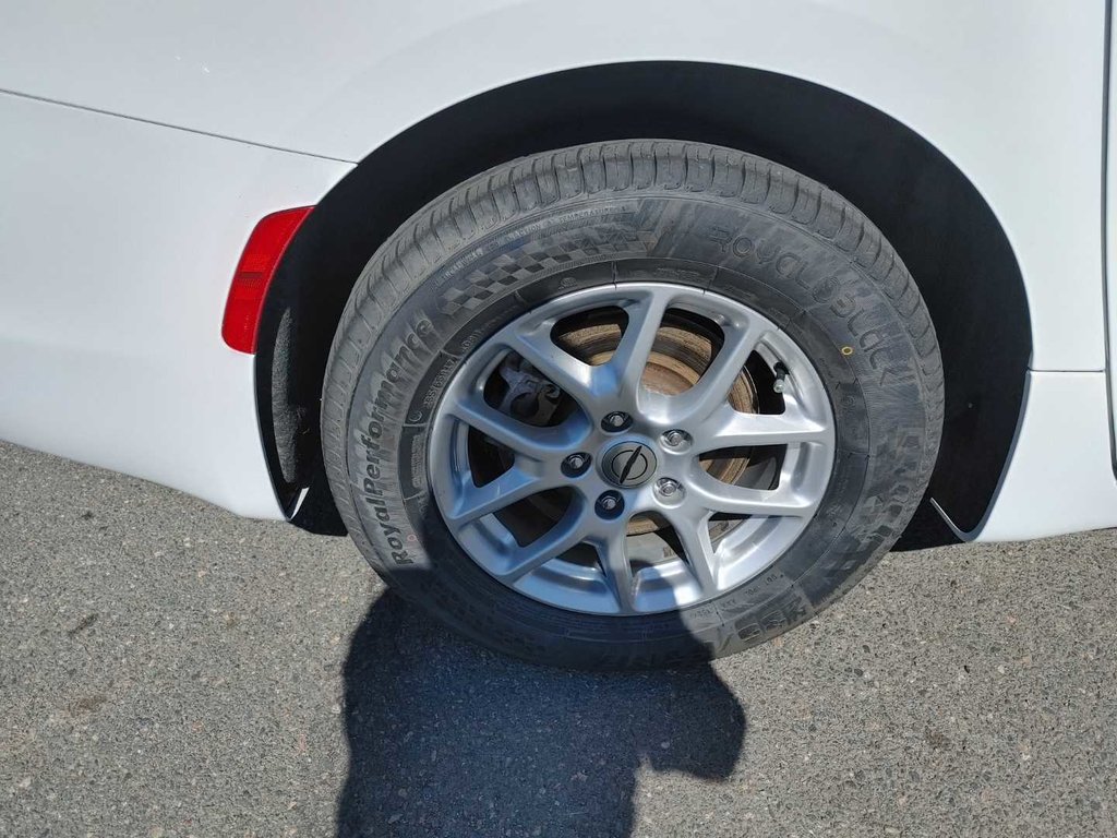 2022 Chrysler Grand Caravan SXT | HtdSeats | Cam | USB | Warranty to 2027 in Saint John, New Brunswick - 22 - w1024h768px