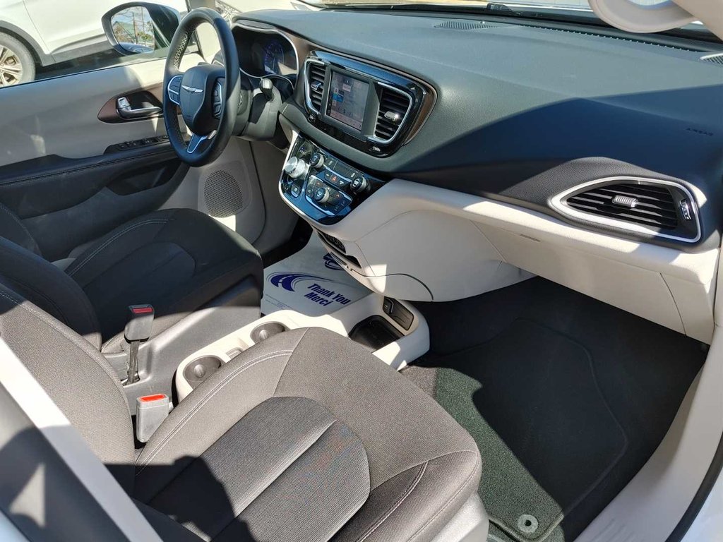 2022 Chrysler Grand Caravan SXT | HtdSeats | Cam | USB | Warranty to 2027 in Saint John, New Brunswick - 37 - w1024h768px