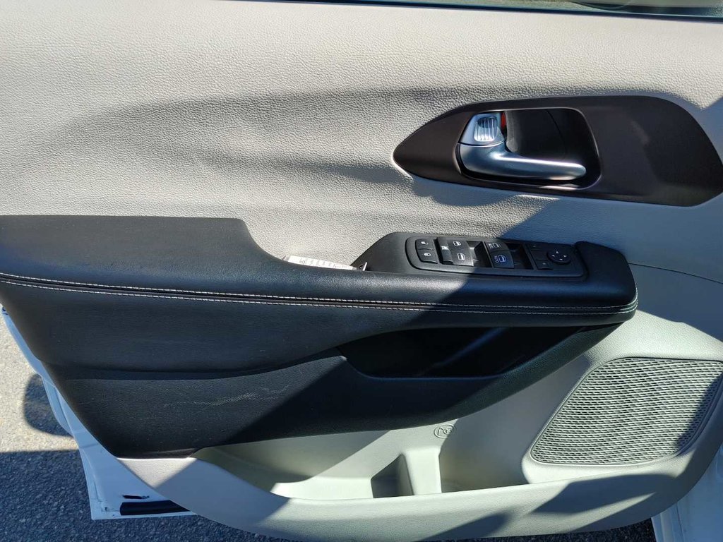 2022 Chrysler Grand Caravan SXT | HtdSeats | Cam | USB | Warranty to 2027 in Saint John, New Brunswick - 28 - w1024h768px