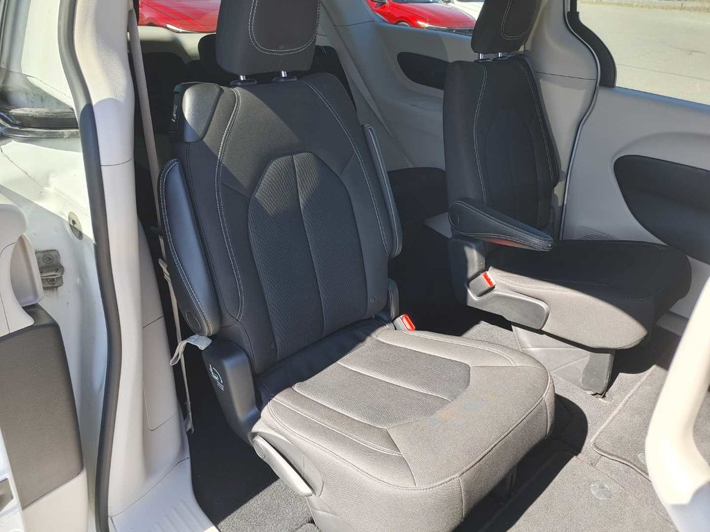 2022 Chrysler Grand Caravan SXT | HtdSeats | Cam | USB | Warranty to 2027 in Saint John, New Brunswick - 36 - w1024h768px