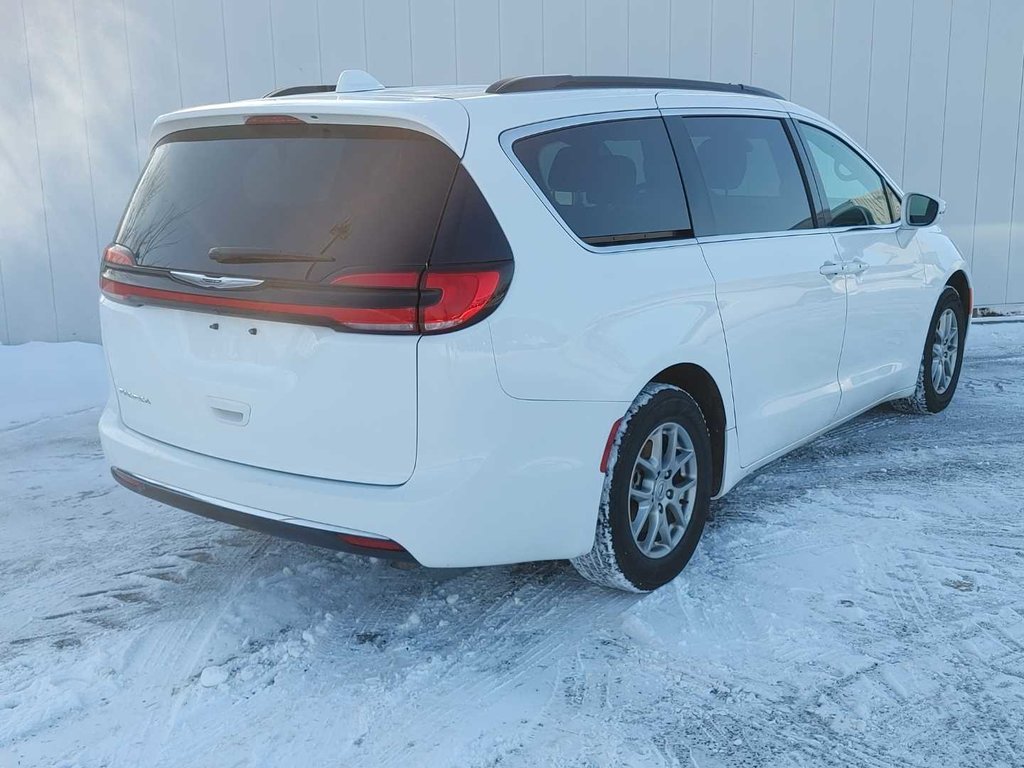 2022 Chrysler Pacifica Touring | Cam | USB | HtdSeats | Warranty to 2027 in Saint John, New Brunswick - 3 - w1024h768px