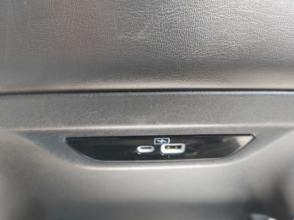 2023 Chrysler Pacifica Touring L | Leather | Cam | Usb | Warranty to 2028 in Saint John, New Brunswick - 60 - w1024h768px