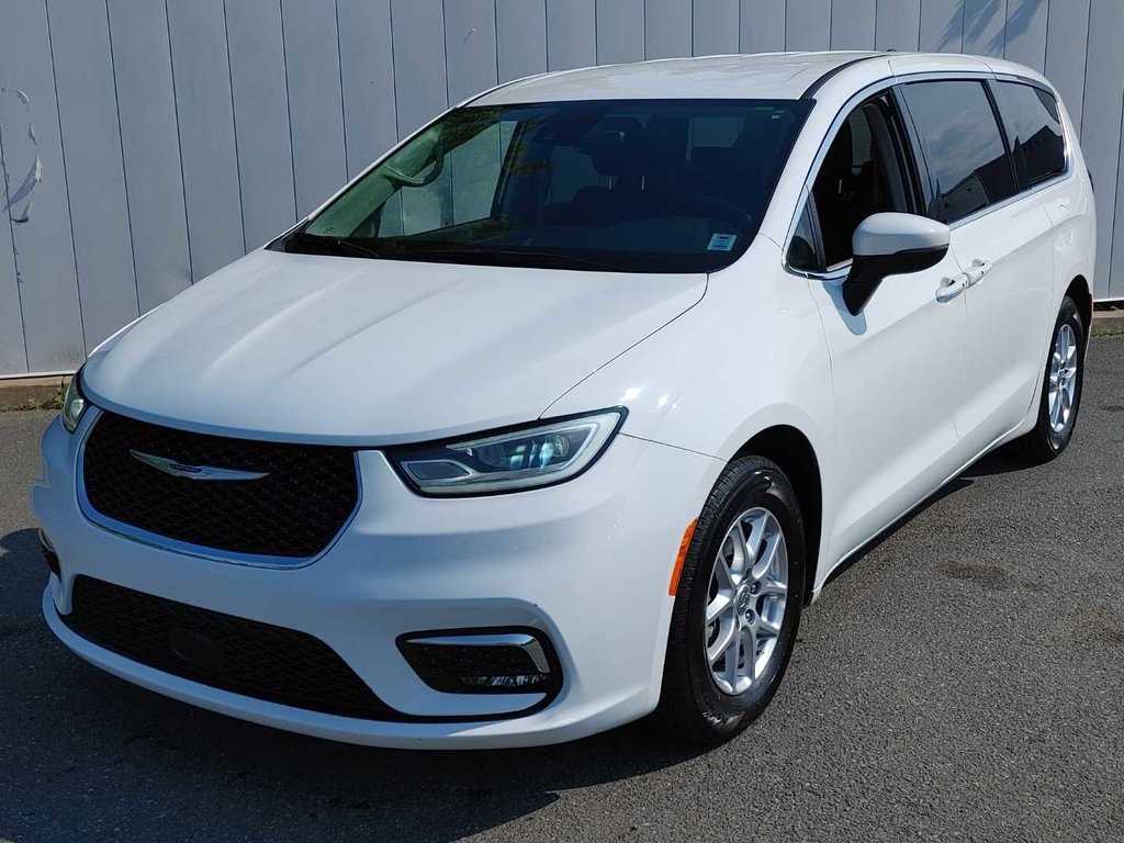 2023 Chrysler Pacifica Touring L | Leather | Cam | Usb | Warranty to 2028 in Saint John, New Brunswick - 7 - w1024h768px