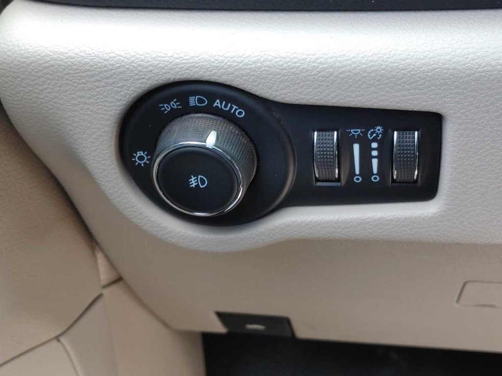 2023 Chrysler Pacifica Touring L | Leather | Cam | Usb | Warranty to 2028 in Saint John, New Brunswick - 50 - w1024h768px