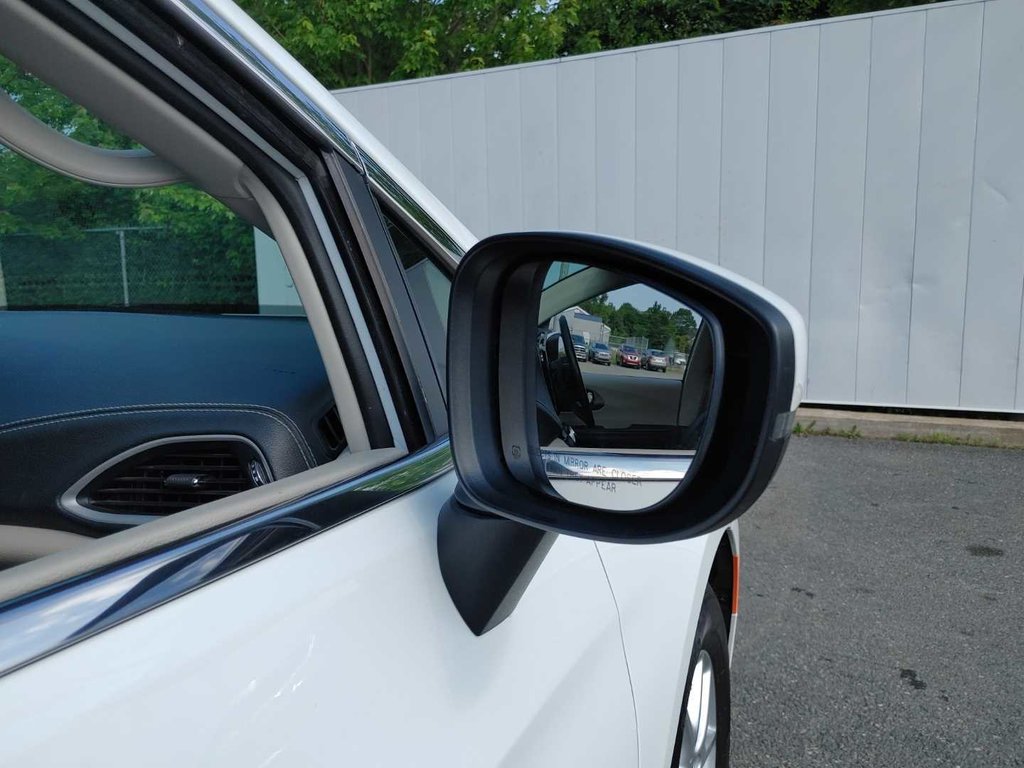 2023 Chrysler Pacifica Touring L | Leather | Cam | Usb | Warranty to 2028 in Saint John, New Brunswick - 23 - w1024h768px