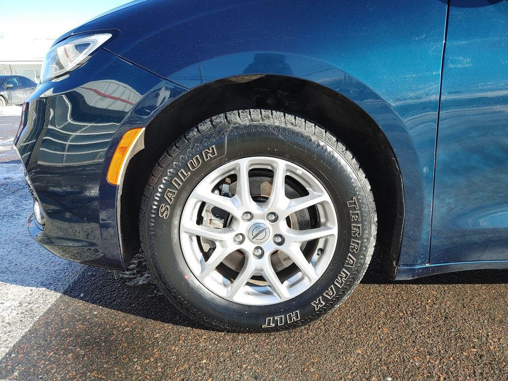 2024 Chrysler Pacifica Touring-L | Leather | Cam | USB in Saint John, New Brunswick - 10 - w1024h768px