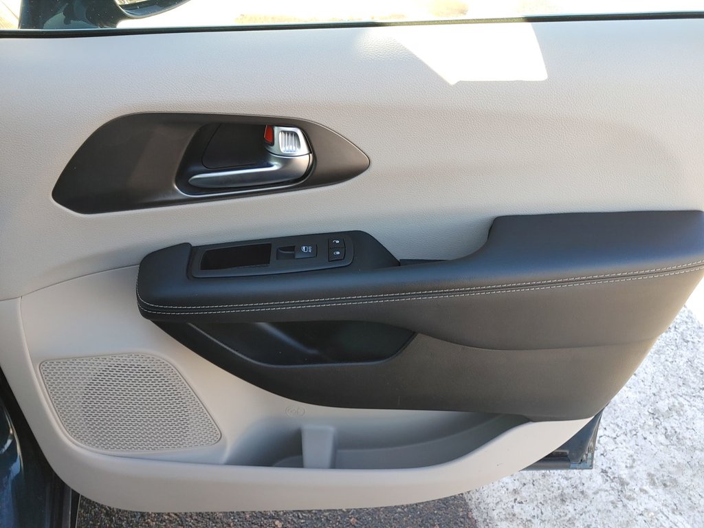 2024 Chrysler Pacifica Touring-L | Leather | Cam | USB in Saint John, New Brunswick - 42 - w1024h768px