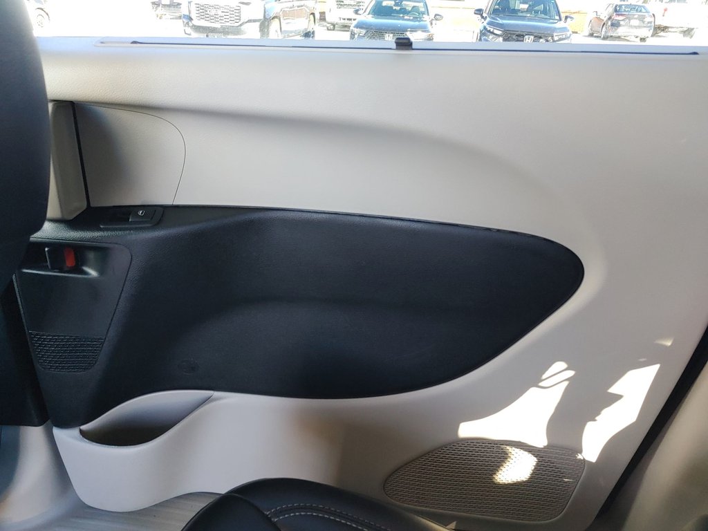 2024 Chrysler Pacifica Touring-L | Leather | Cam | USB in Saint John, New Brunswick - 34 - w1024h768px