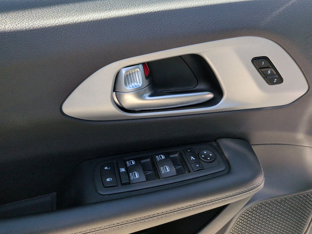 2025 Chrysler PACIFICA LIMITED | Leather | AC | Cam | Warranty to 2030 in Saint John, New Brunswick - 15 - w1024h768px