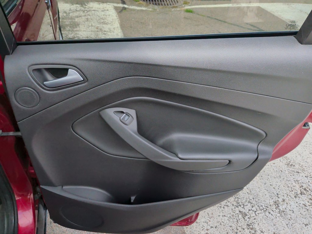 2017 Ford Escape Titanium | Leather | Sunroof | Cam in Saint John, New Brunswick - 40 - w1024h768px