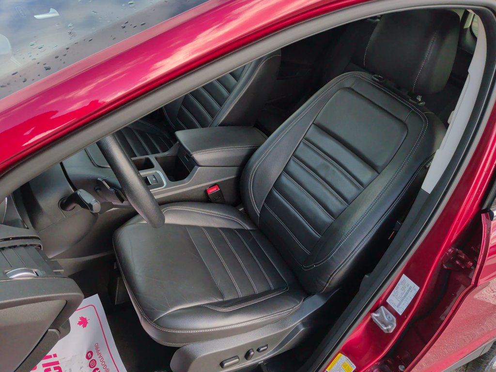 2017 Ford Escape Titanium | Leather | Sunroof | Cam in Saint John, New Brunswick - 11 - w1024h768px