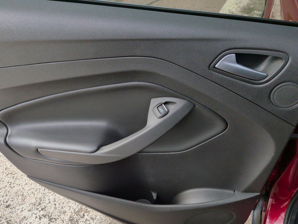 2017 Ford Escape Titanium | Leather | Sunroof | Cam in Saint John, New Brunswick - 34 - w1024h768px