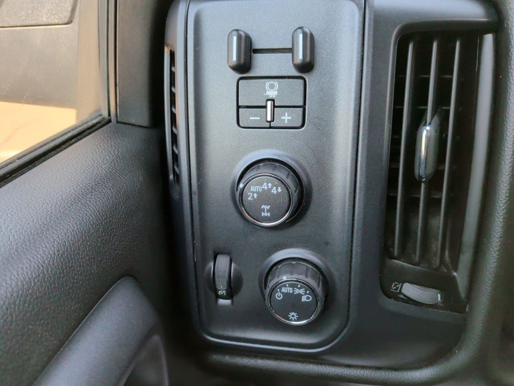 2018 GMC Sierra 1500 5.3 V8 | Crew Cab | 4x4 | AC in Saint John, New Brunswick - 22 - w1024h768px