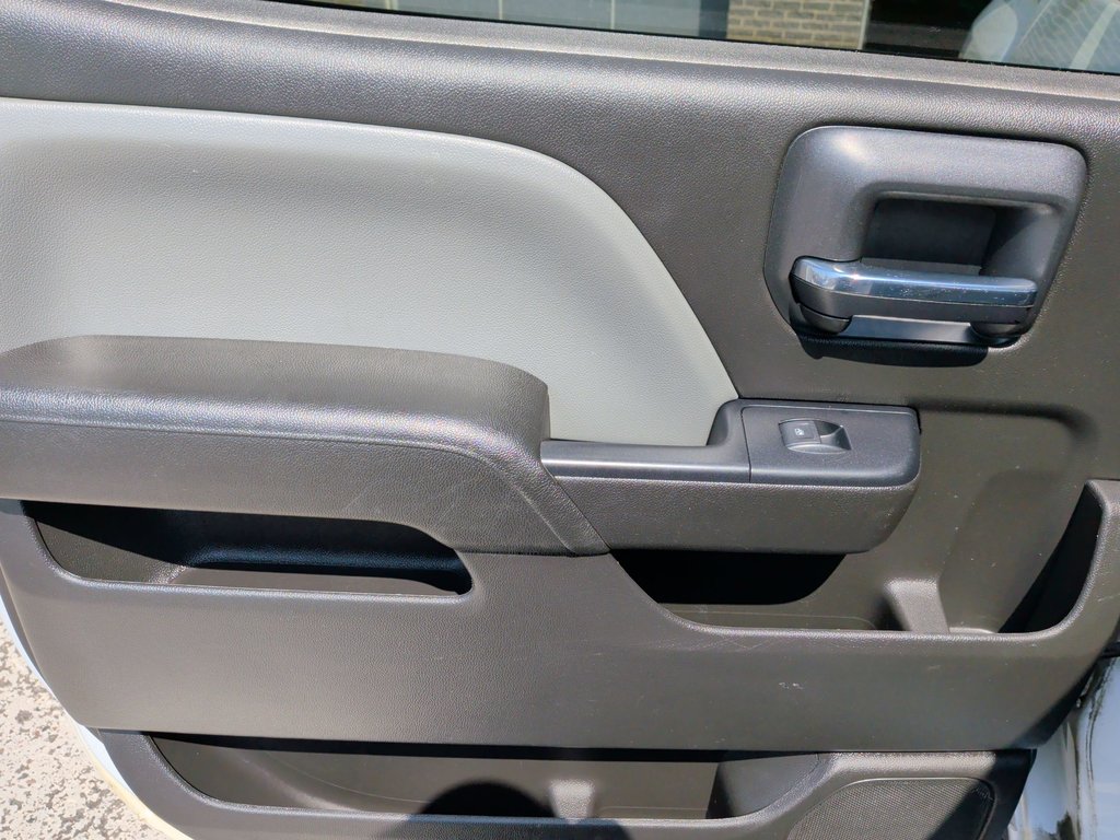2018 GMC Sierra 1500 5.3 V8 | Crew Cab | 4x4 | AC in Saint John, New Brunswick - 33 - w1024h768px