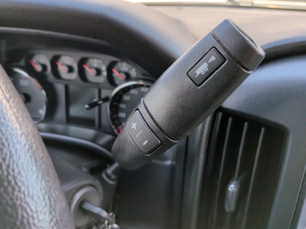 2018 GMC Sierra 1500 5.3 V8 | Crew Cab | 4x4 | AC in Saint John, New Brunswick - 28 - w1024h768px