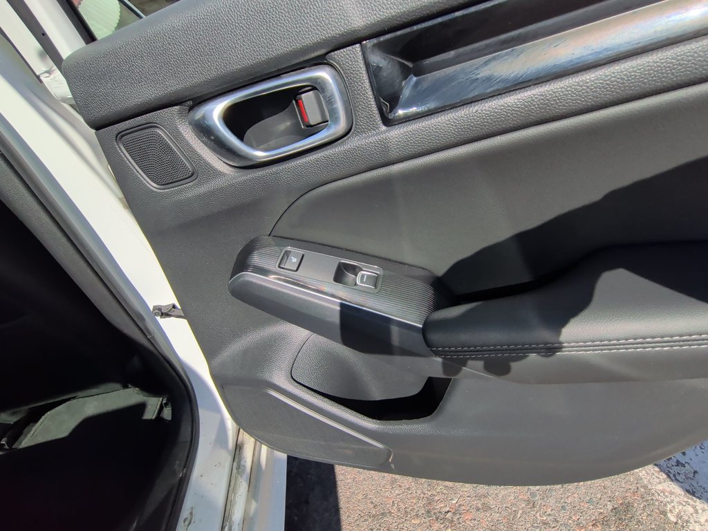 2022 Honda Civic Sedan Touring | Leather | Sunroof | Cam in Saint John, New Brunswick - 41 - w1024h768px