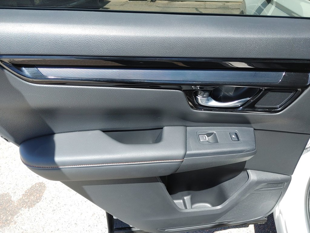 2024 Honda CR-V Hybrid Touring | Leather | Sunroof | Warranty to 2029 in Saint John, New Brunswick - 33 - w1024h768px
