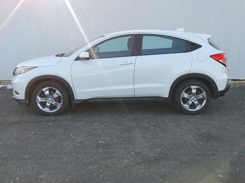 2017 Honda HR-V LX | 6-Spd | Cam | USB | HtdSeats | Bluetooth in Saint John, New Brunswick - 6 - w1024h768px