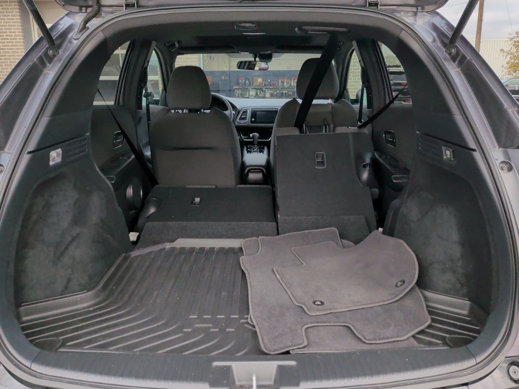 2022 Honda HR-V SPORT | Sunroof | Cam | USB | HtdSeats in Saint John, New Brunswick - 37 - w1024h768px