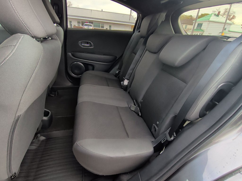 2022 Honda HR-V SPORT | Sunroof | Cam | USB | HtdSeats in Saint John, New Brunswick - 33 - w1024h768px