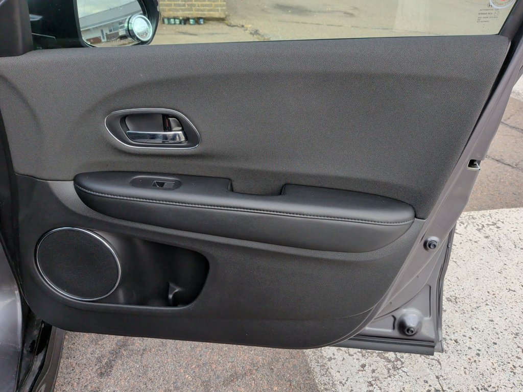 2022 Honda HR-V SPORT | Sunroof | Cam | USB | HtdSeats in Saint John, New Brunswick - 46 - w1024h768px