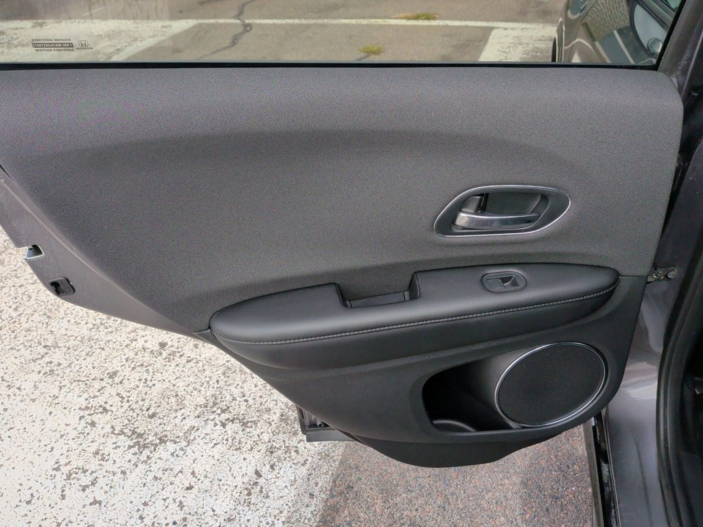 2022 Honda HR-V SPORT | Sunroof | Cam | USB | HtdSeats in Saint John, New Brunswick - 35 - w1024h768px