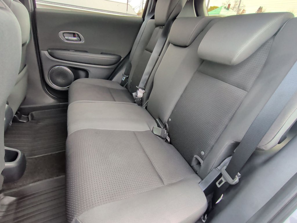 2022 Honda HR-V SPORT | Sunroof | Cam | USB | HtdSeats in Saint John, New Brunswick - 34 - w1024h768px