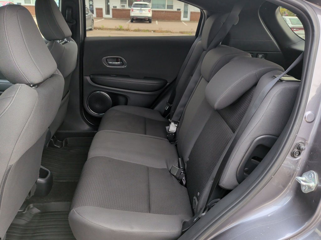 2022 Honda HR-V SPORT | Sunroof | Cam | USB | HtdSeats in Saint John, New Brunswick - 32 - w1024h768px