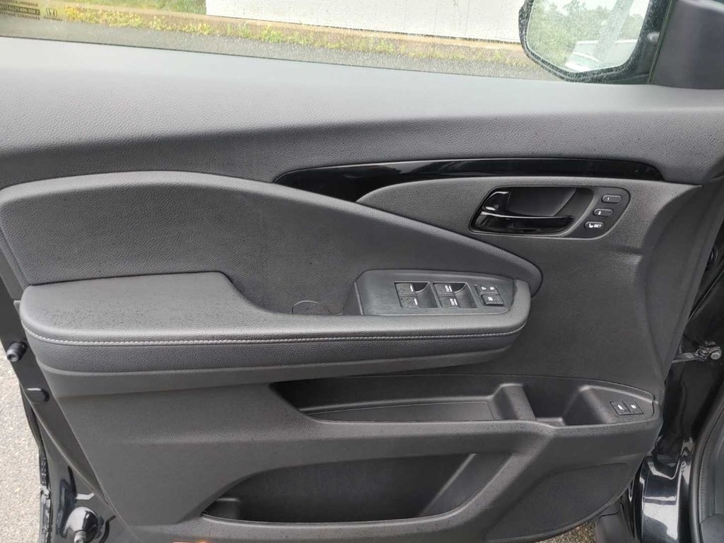 2022 Honda Passport TOURING | HPD | Leather | Roof | Nav in Saint John, New Brunswick - 28 - w1024h768px