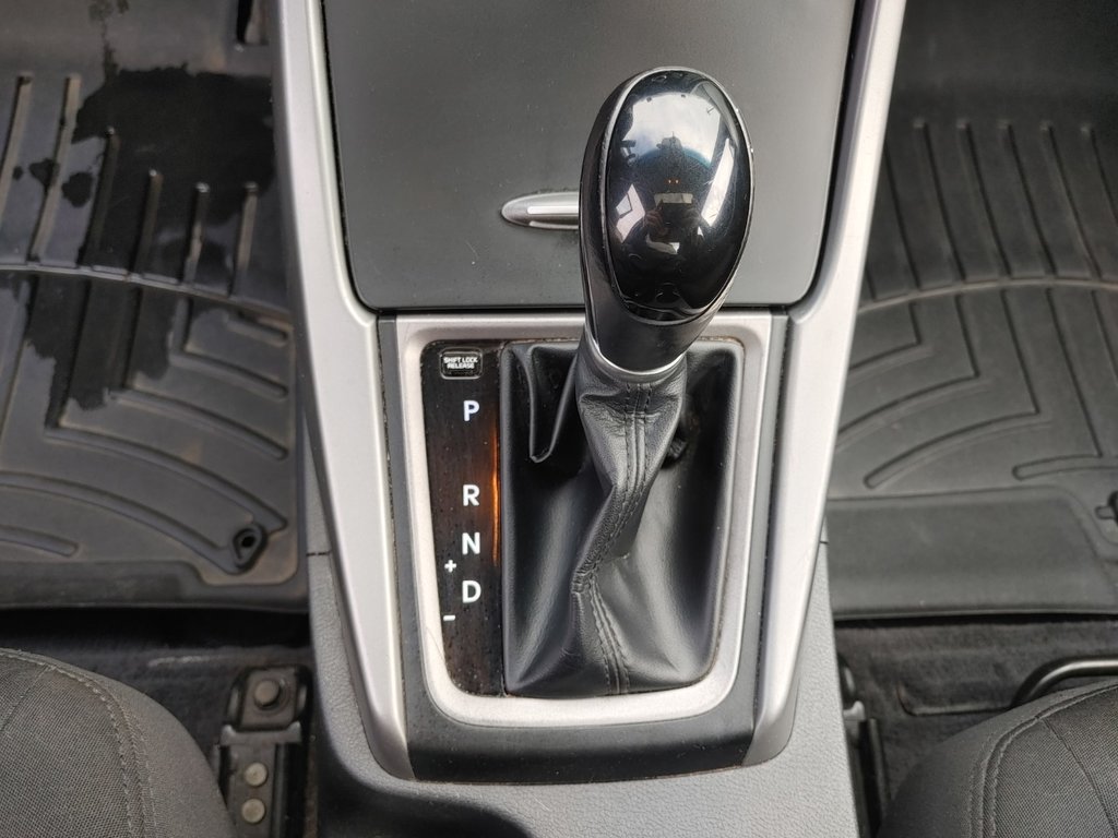 2015 Hyundai Elantra GLS | SunRoof | Cam | USB | HtdSeats | Bluetooth in Saint John, New Brunswick - 20 - w1024h768px