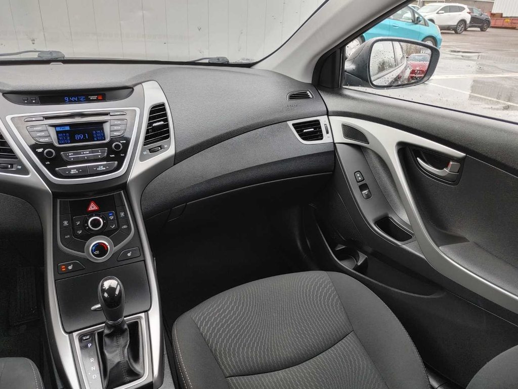 2015 Hyundai Elantra in Antigonish, Nova Scotia - 37 - w1024h768px