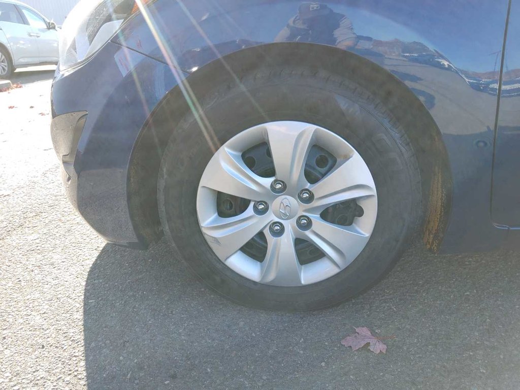 2016 Hyundai Elantra LE | USB | PwrLocks | PwrWindows in Saint John, New Brunswick - 10 - w1024h768px