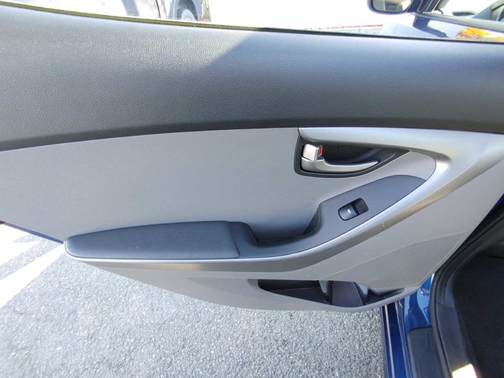 2016 Hyundai Elantra LE | USB | PwrLocks | PwrWindows in Saint John, New Brunswick - 32 - w1024h768px
