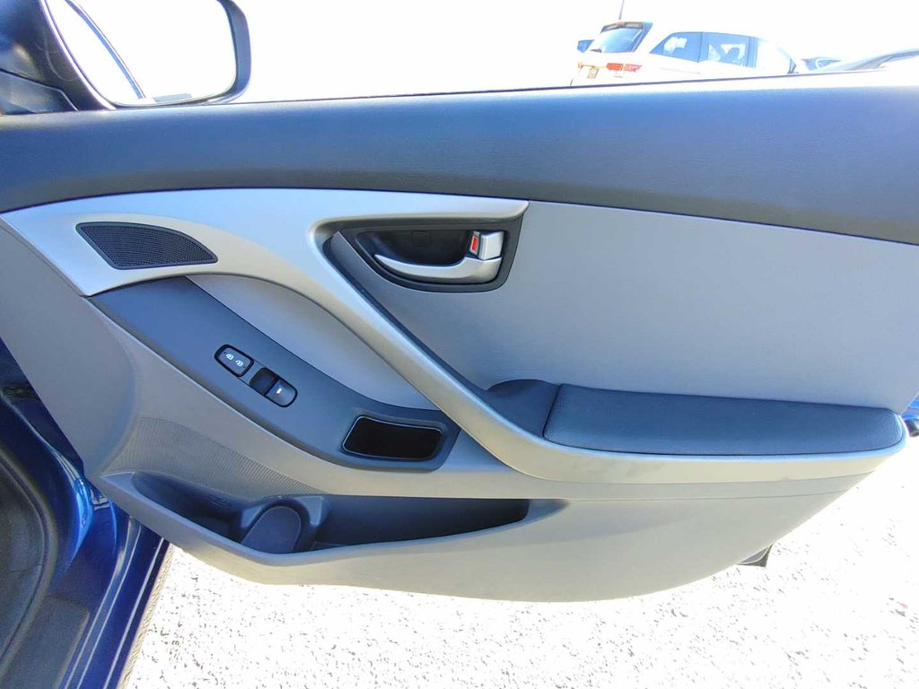 2016 Hyundai Elantra LE | USB | PwrLocks | PwrWindows in Saint John, New Brunswick - 39 - w1024h768px