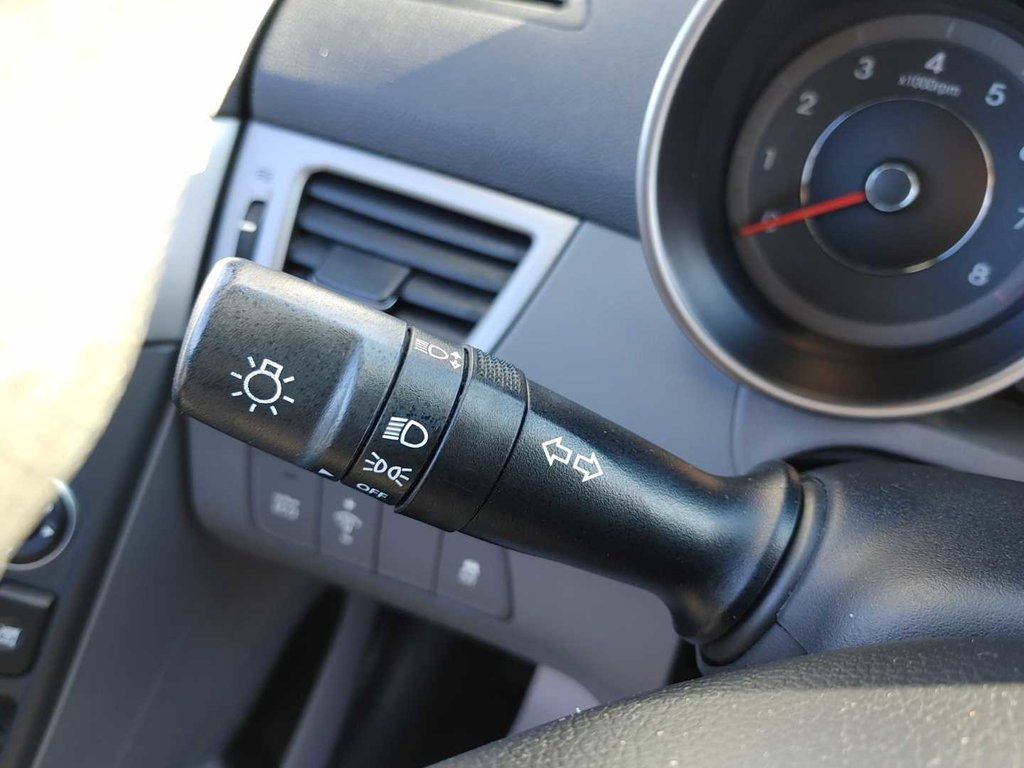 2016 Hyundai Elantra LE | USB | PwrLocks | PwrWindows in Saint John, New Brunswick - 47 - w1024h768px