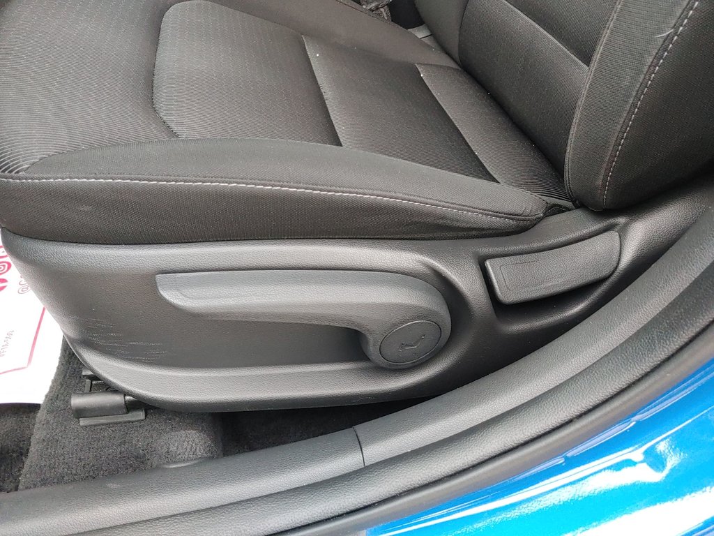 2018 Hyundai Elantra in Antigonish, Nova Scotia - 14 - w1024h768px