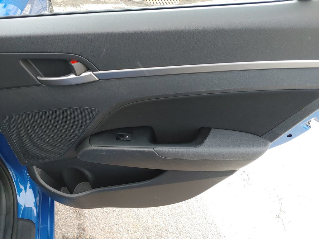 2018 Hyundai Elantra in Antigonish, Nova Scotia - 39 - w1024h768px