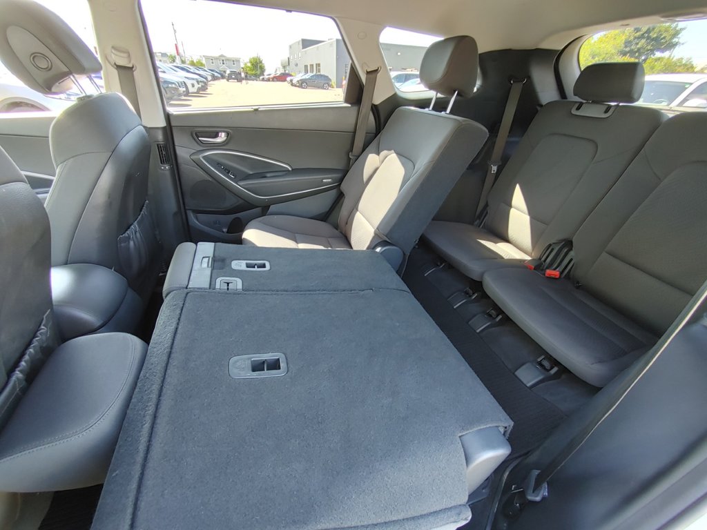 2019  Santa Fe XL Preferred | Cam | USB | 7-Pass | HtdSeats in Saint John, New Brunswick - 25 - w1024h768px