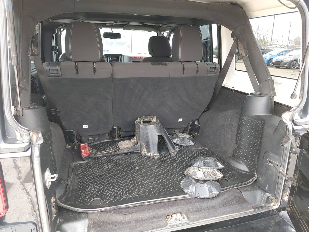 2016 Jeep Wrangler Unlimited Sahara | 6 Speed | AC | AT Tires in Saint John, New Brunswick - 34 - w1024h768px