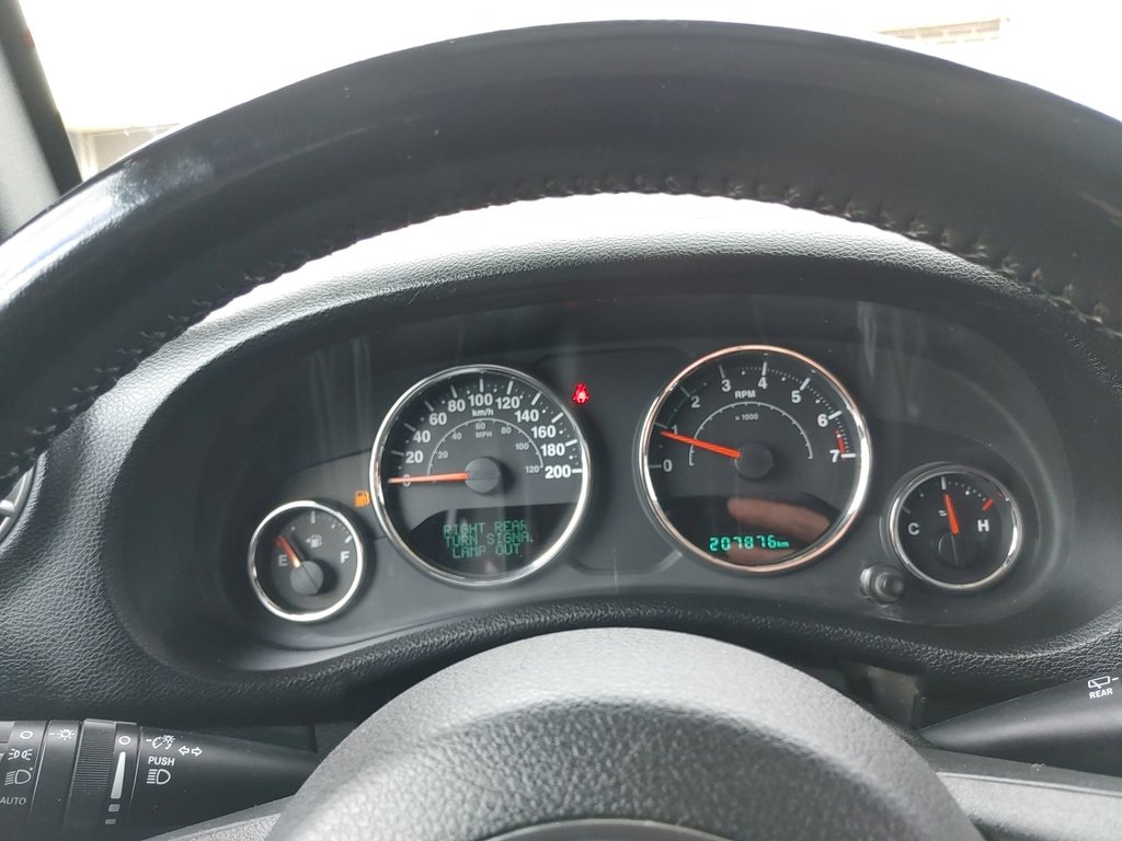 2016 Jeep Wrangler Unlimited Sahara | 6 Speed | AC | AT Tires in Saint John, New Brunswick - 23 - w1024h768px