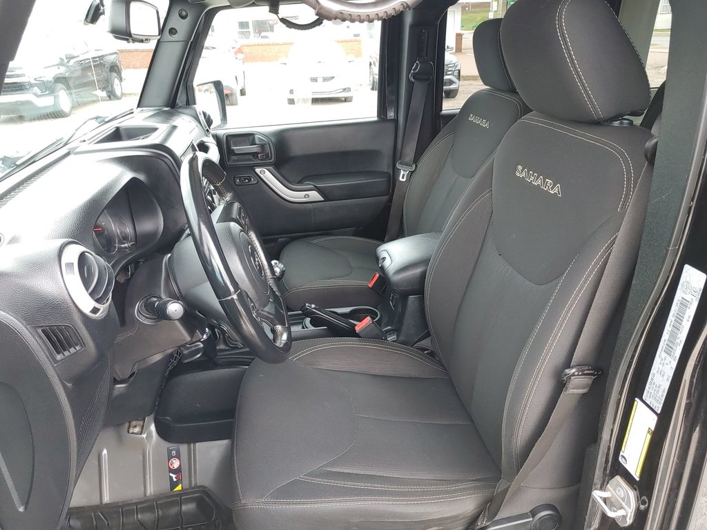 2016 Jeep Wrangler Unlimited Sahara | 6 Speed | AC | AT Tires in Saint John, New Brunswick - 11 - w1024h768px