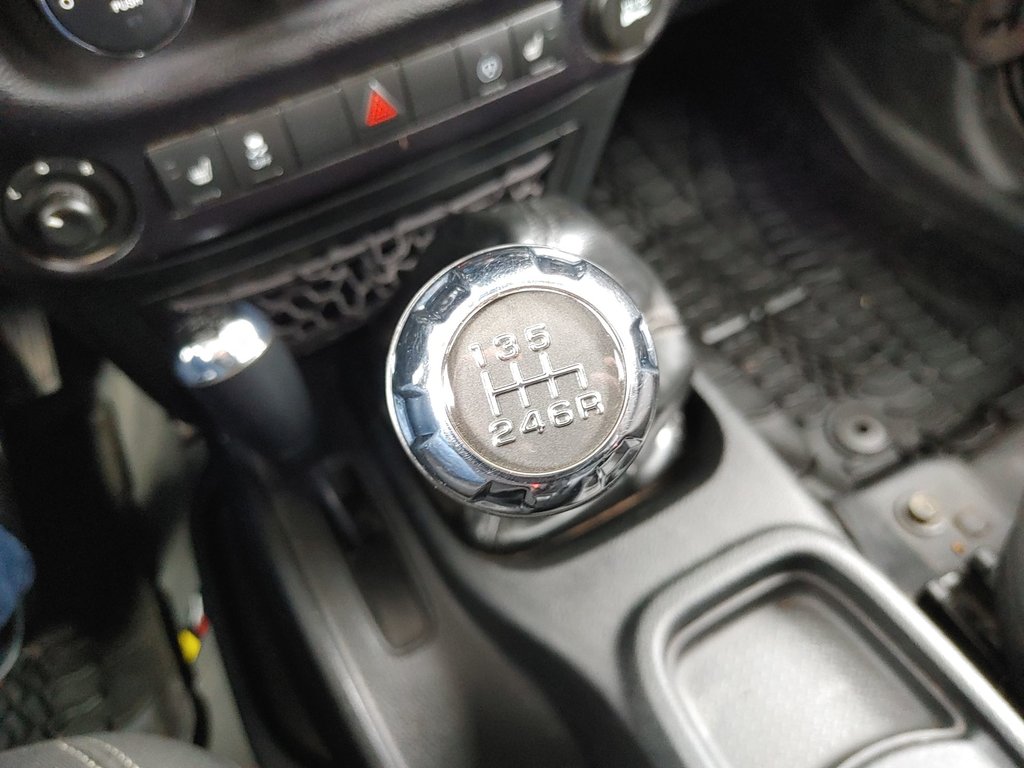 2016 Jeep Wrangler Unlimited Sahara | 6 Speed | AC | AT Tires in Saint John, New Brunswick - 28 - w1024h768px