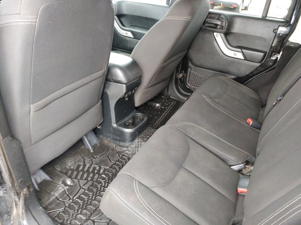 2016 Jeep Wrangler Unlimited Sahara | 6 Speed | AC | AT Tires in Saint John, New Brunswick - 31 - w1024h768px