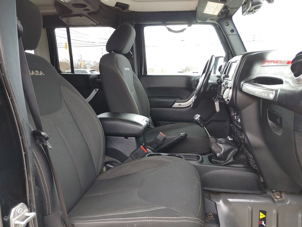 2016 Jeep Wrangler Unlimited Sahara | 6 Speed | AC | AT Tires in Saint John, New Brunswick - 42 - w1024h768px